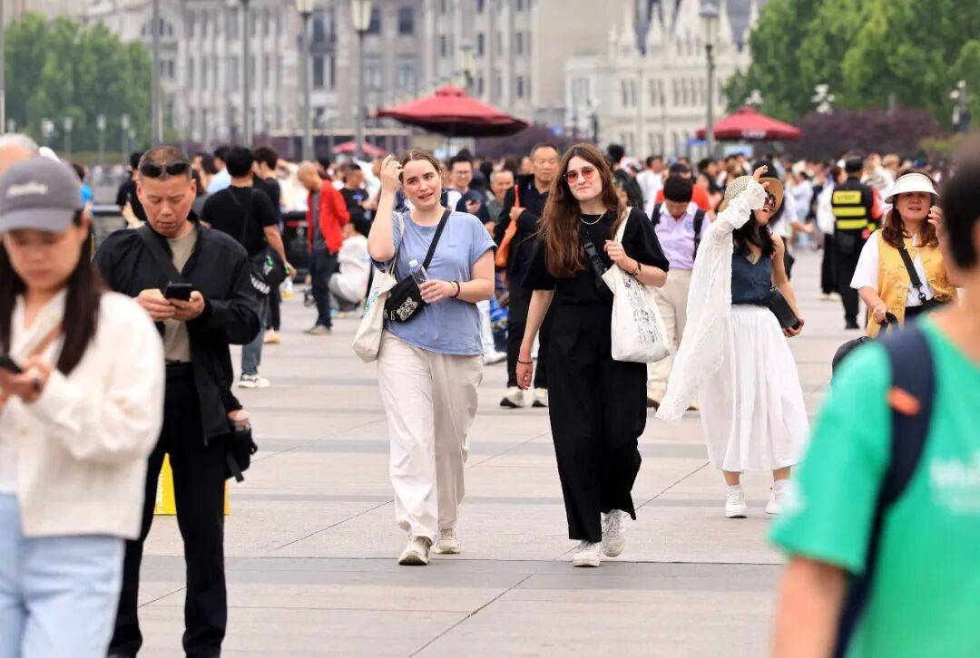 十一游客反向涌进小城 超六成小城游客为“避开人流”