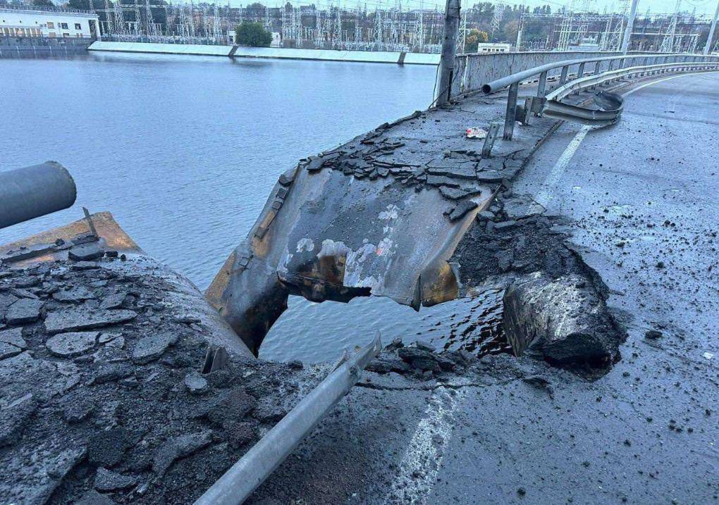 普京下狠手，俄军让乌克兰断水断电一片黑暗，一夜间炸回石器时代